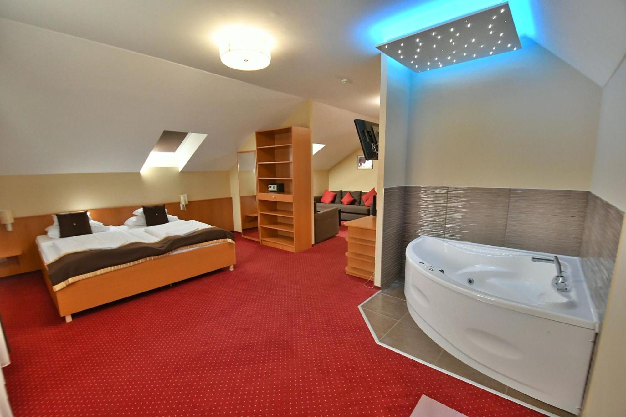 Hotel Platan Székesfehérvár المظهر الخارجي الصورة