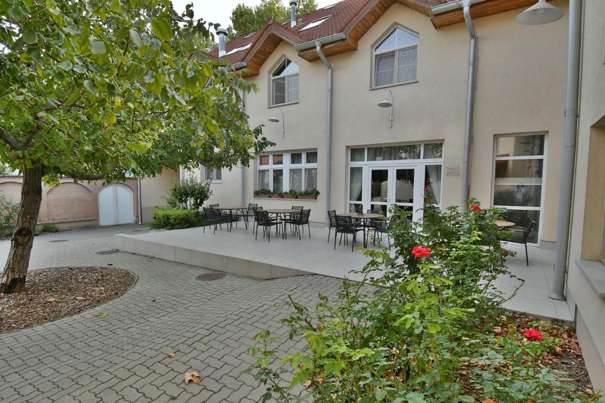 Hotel Platan Székesfehérvár المظهر الخارجي الصورة