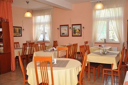 Hotel Platan Székesfehérvár المظهر الخارجي الصورة