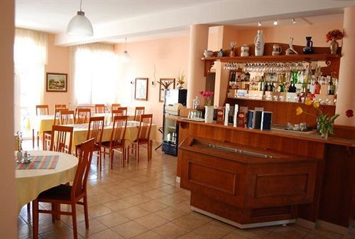 Hotel Platan Székesfehérvár المظهر الخارجي الصورة