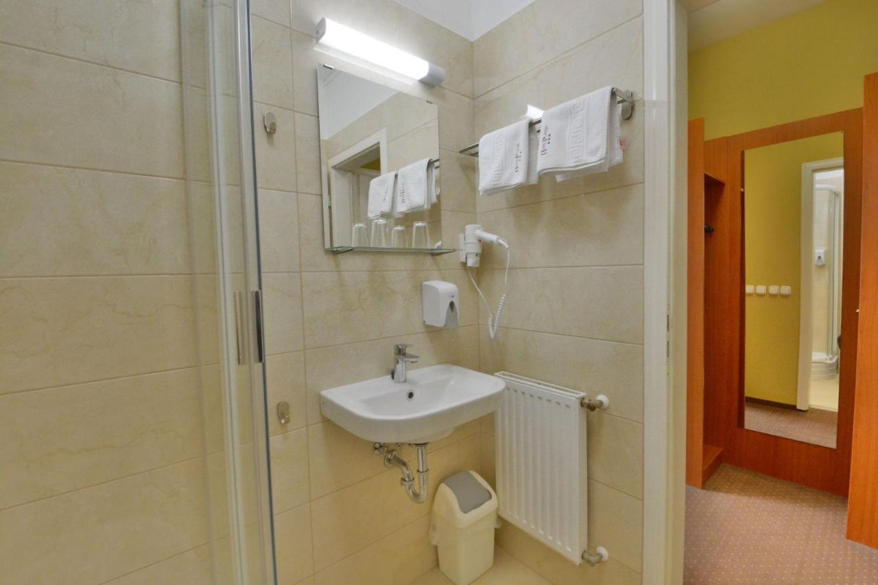 Hotel Platan Székesfehérvár المظهر الخارجي الصورة